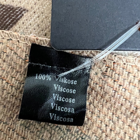 NWT (Unworn) Colorful Geometric Long Scarf 46 x 74” Viscose - Picture 8 of 9